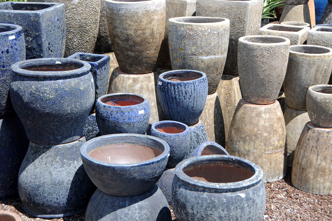 Bulk Buys for Urban Gardeners: Making the Most of Wholesale Plant Pots