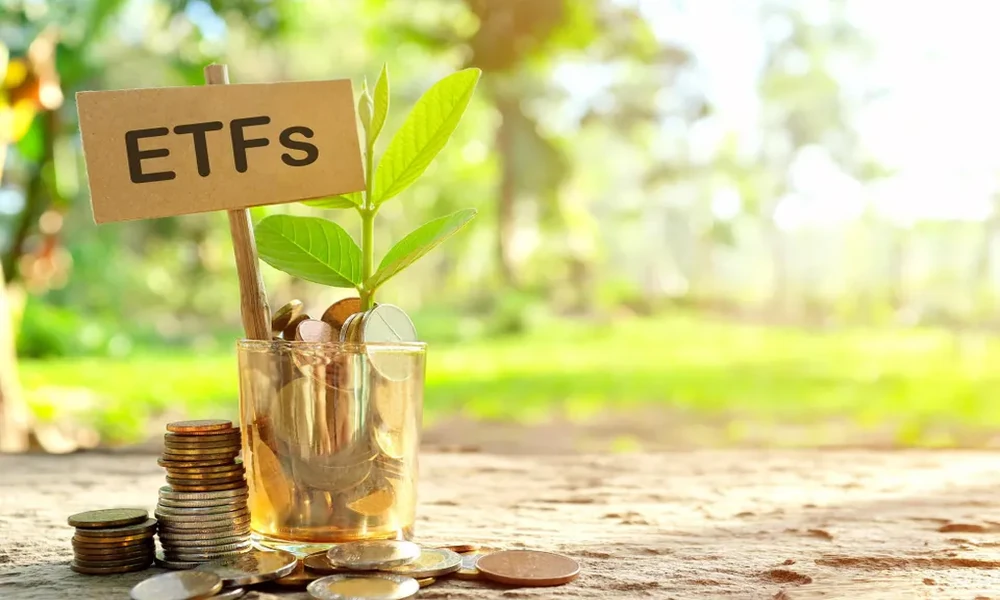 Engineering Portfolio Income with ETFs: Balancing Yield, Duration Risk, and Distribution Sustainability